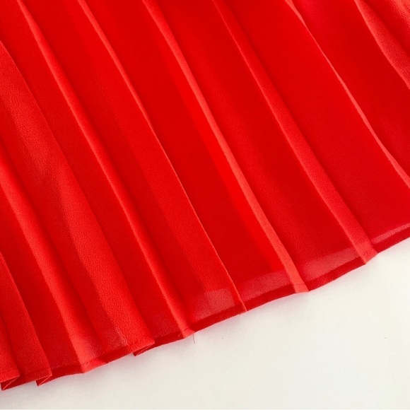 CLUB Monaco Pleated Skirt - Picture 5 of 5